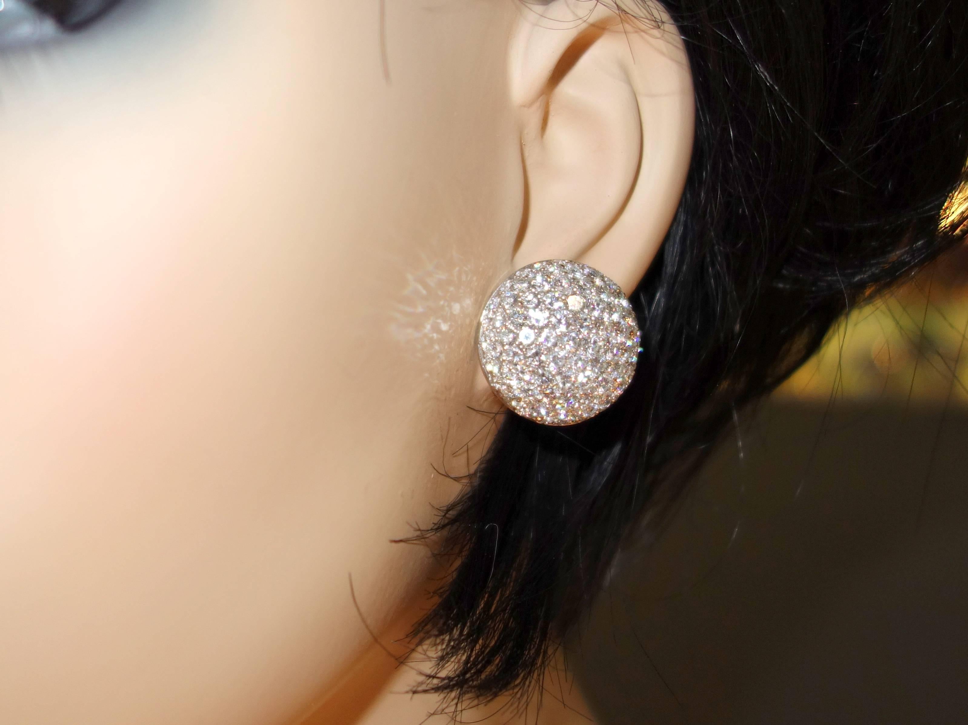 Fine diamond Pave Gold earrings In Excellent Condition In Aspen, CO