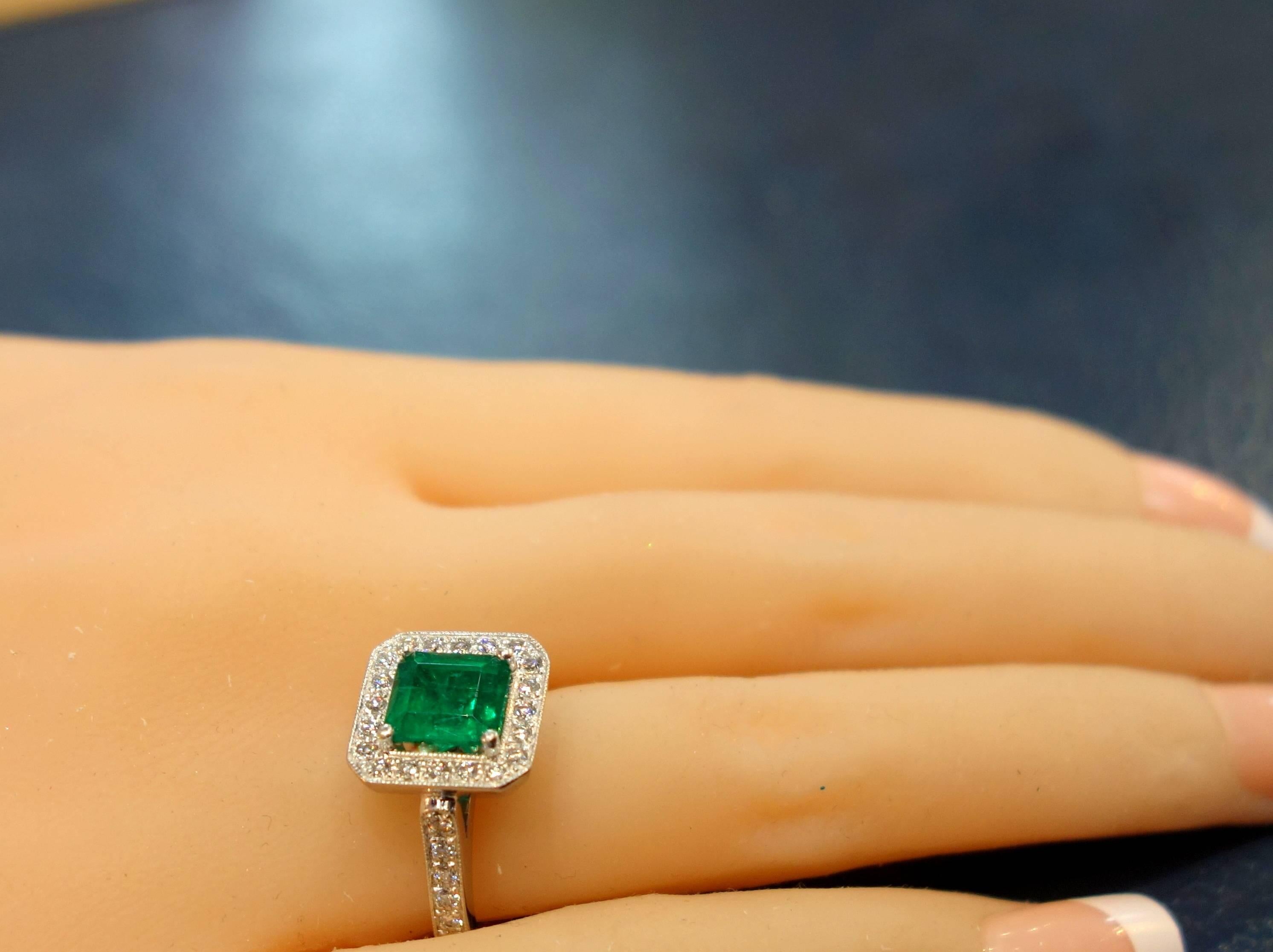 Emerald Diamond Platinum Ring In Excellent Condition In Aspen, CO