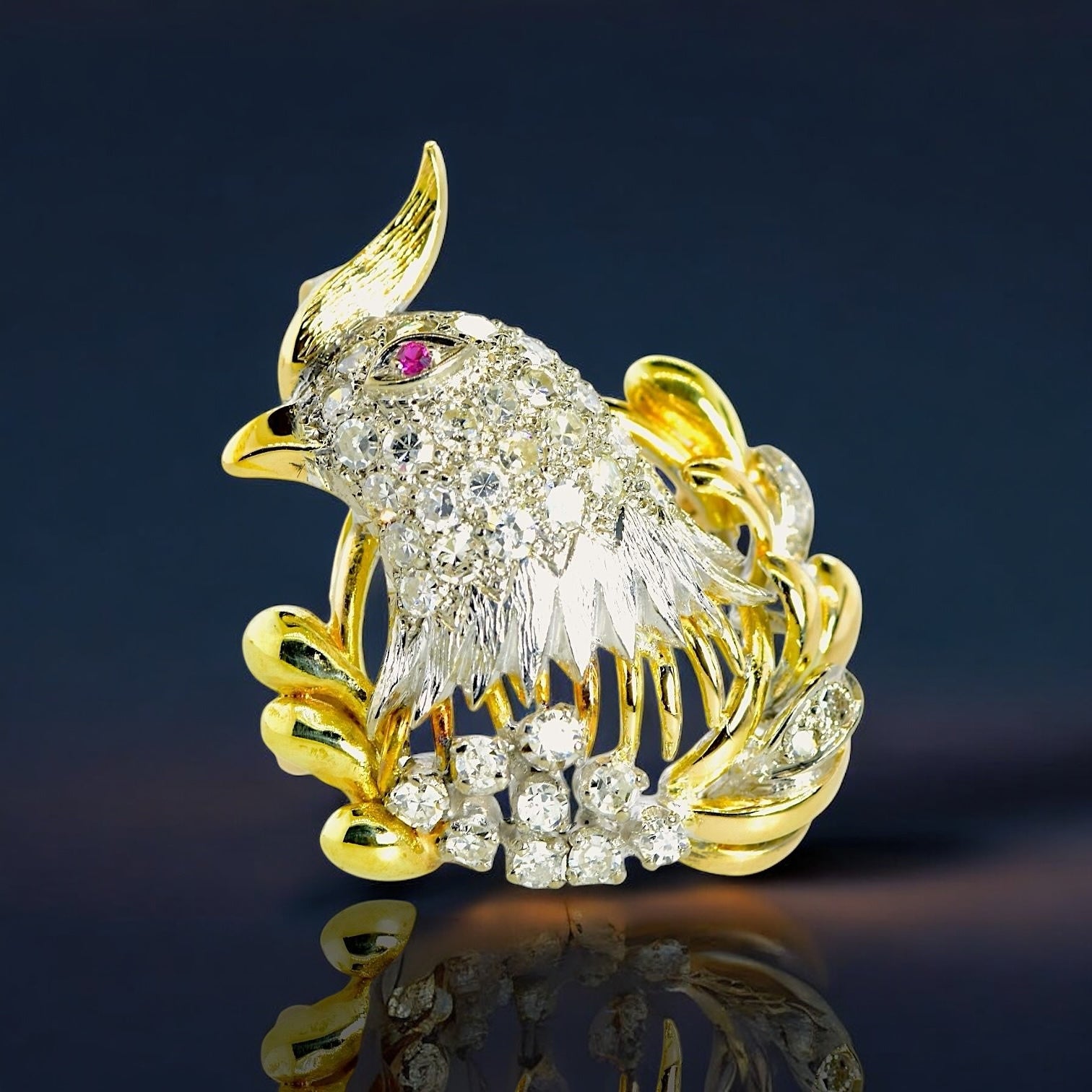 Cockatiel Vintage Anstecknadel/Anhänger aus Platin und 18 Karat Gelbgold, Diamant und Rubin im Angebot