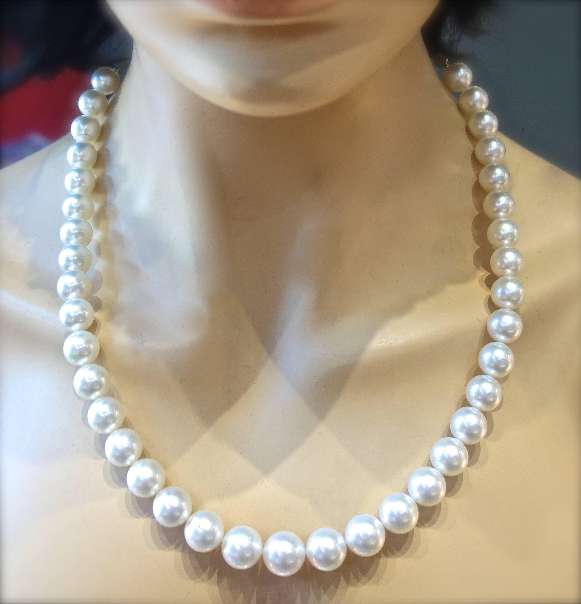 Fine Strand of South Sea Pearls In New Condition In Aspen, CO