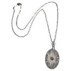 Collana vintage in filigrana di vetro canforato in oro bianco 14K