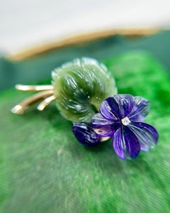 Vintage 14k Yellow Gold Carved Amethyst and Jade Brooch