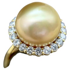 Anello vintage in oro giallo 18 carati con perla dorata dei Mari del Sud e diamanti a corona