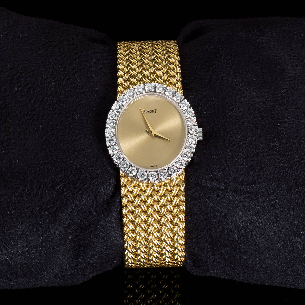 Modern Piaget Rare Lady's Elegant Diamond Oval Gold Bracelet Wristwatch