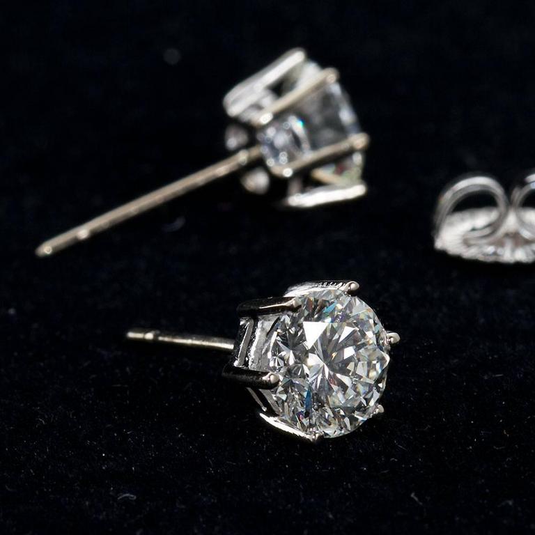 4.00 Carat GIA H/VVS2 Round Diamond Studs SixProng Earrings For Sale