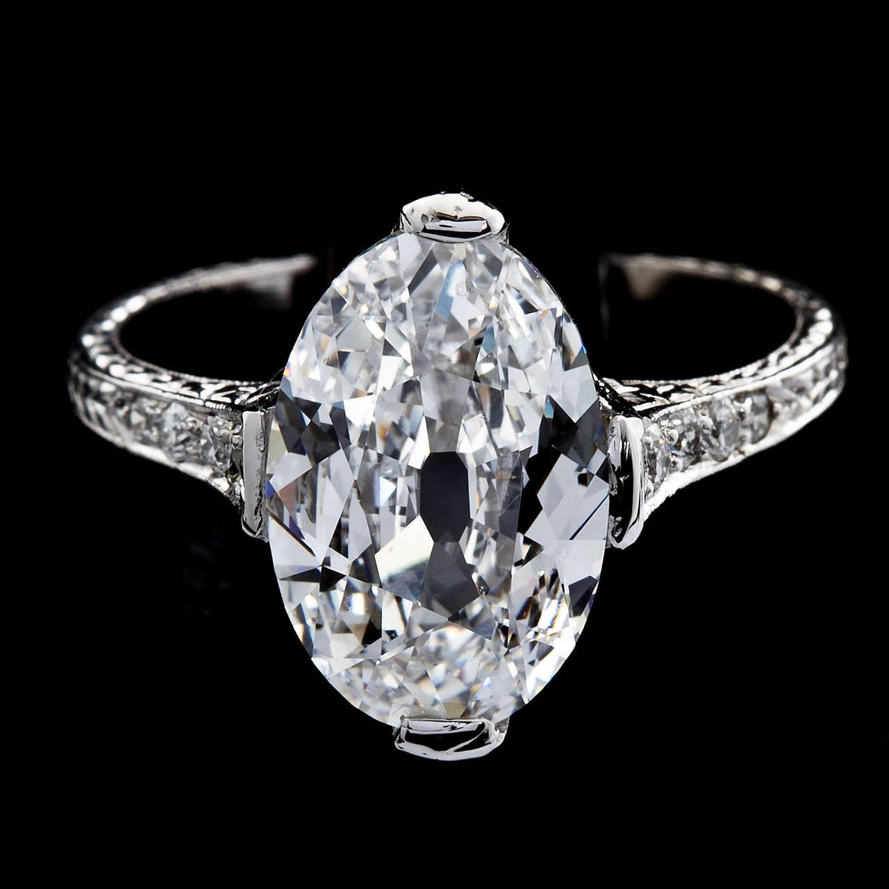 Antique Oval Diamond 3.18 Carat D-IF Platinum Ring Type 2a GIA Certified  In Excellent Condition In Lakewood, NJ