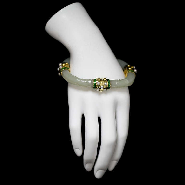 David Webb Carved Jade Bangle In Excellent Condition In Lakewood, NJ