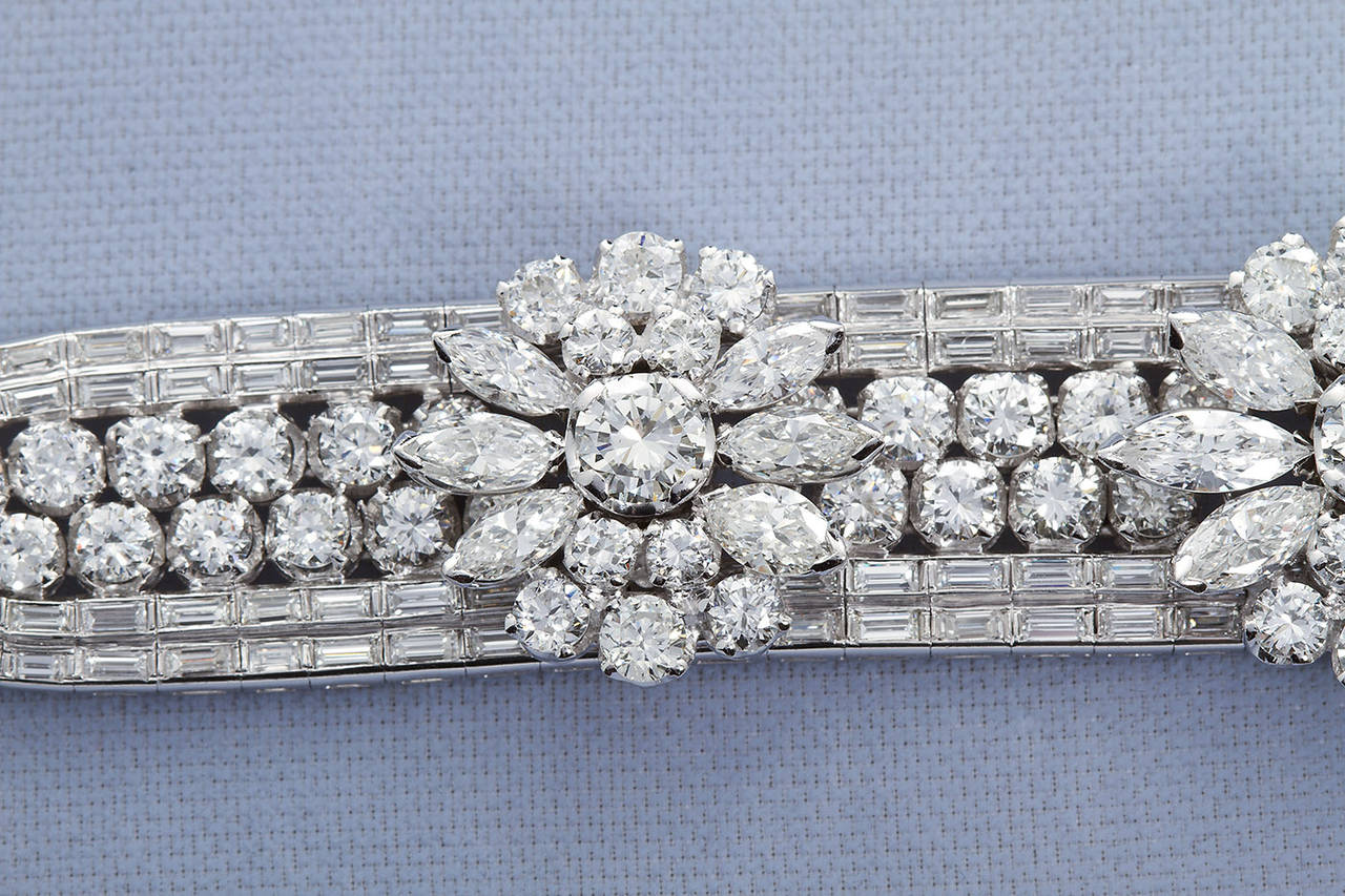 1940s Vintage Diamond Platinum Cluster Bracelet 38.50 Carat 3