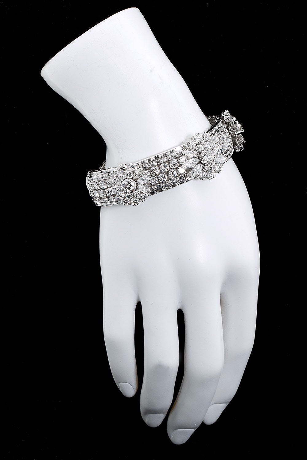1940s Vintage Diamond Platinum Cluster Bracelet 38.50 Carat 4
