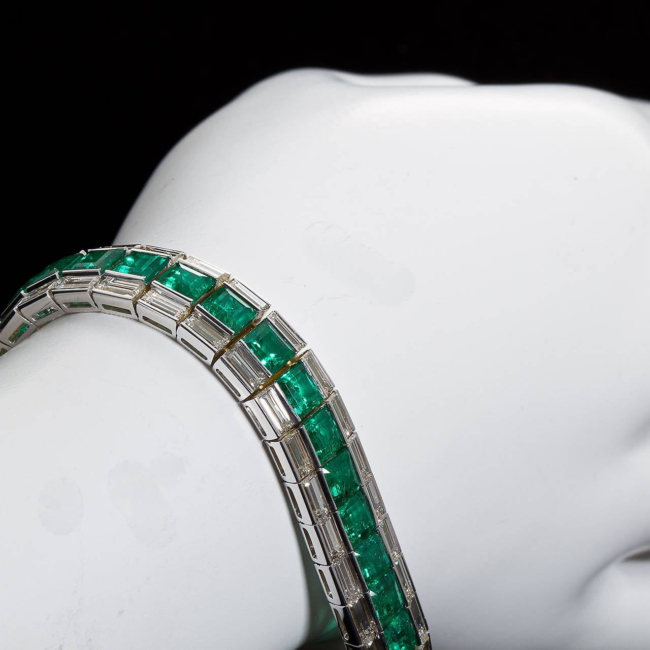 Superb Classic Colombian Emerald Diamond Gold Line Tennis Bracelet 1