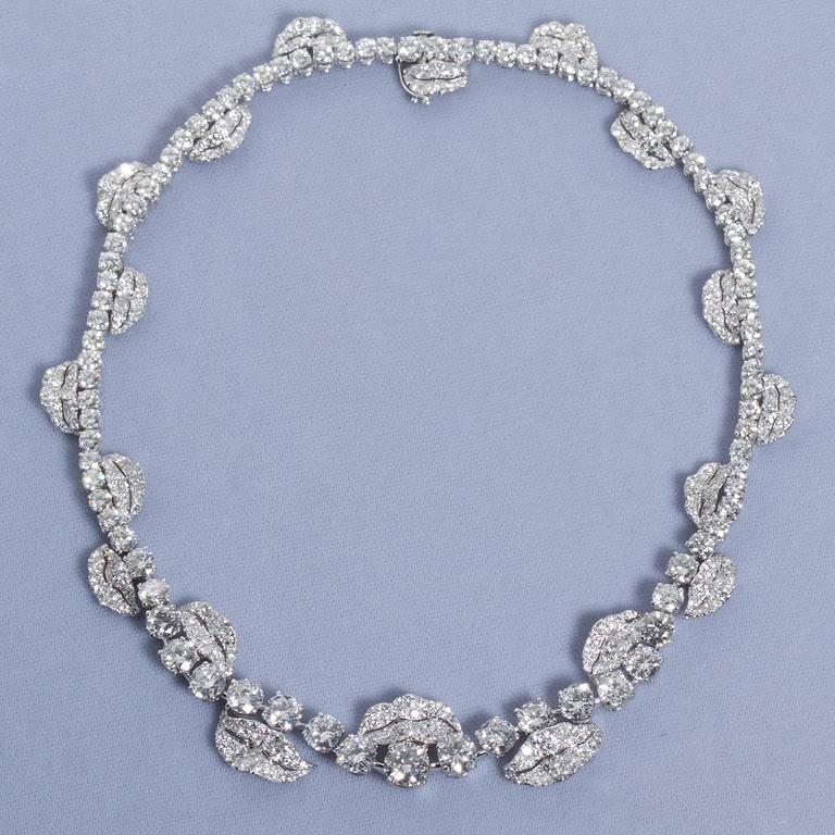 French Garland Diamond Platinum Necklace For Sale at 1stdibs