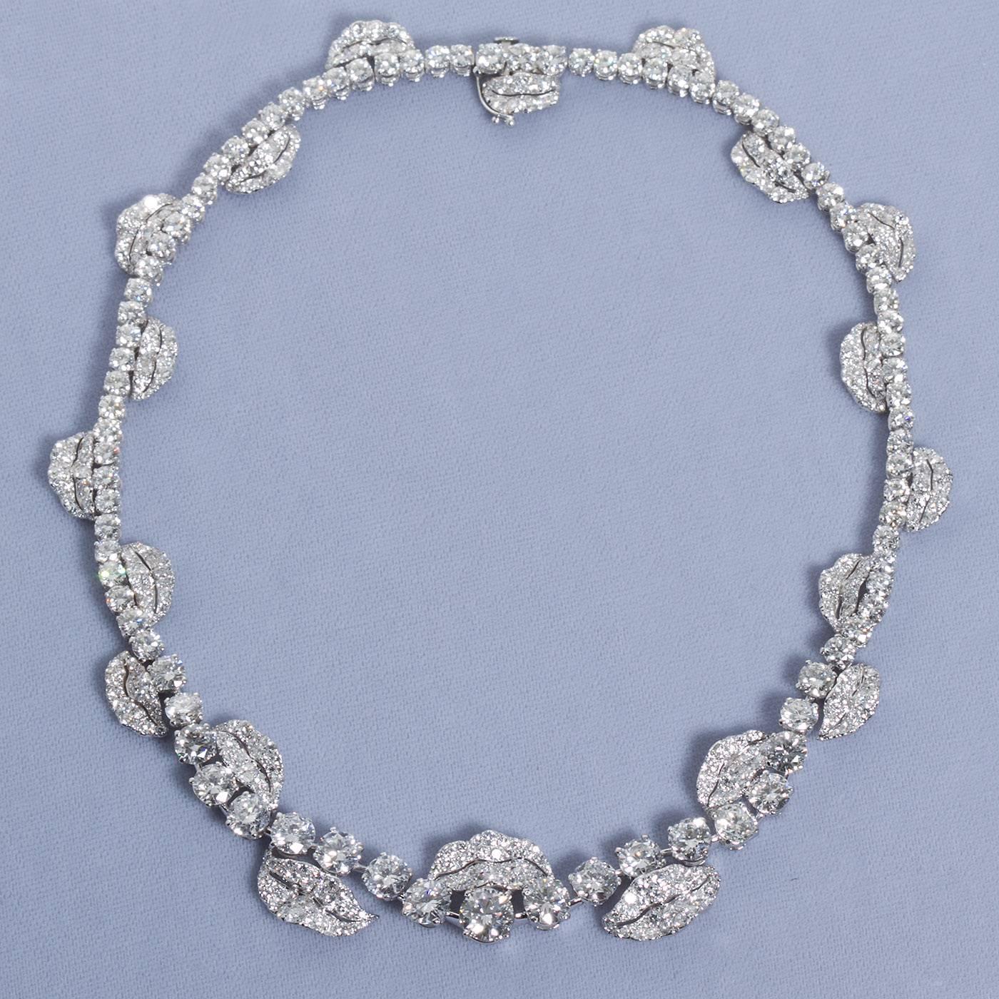 French Garland Diamond Platinum Necklace For Sale at 1stdibs
