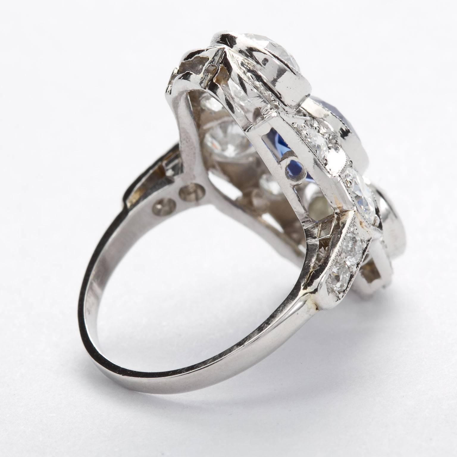 Women's or Men's Art Deco Kashmir No Heat Sapphire 1.66 Carat and Diamond Ring AGL Cert