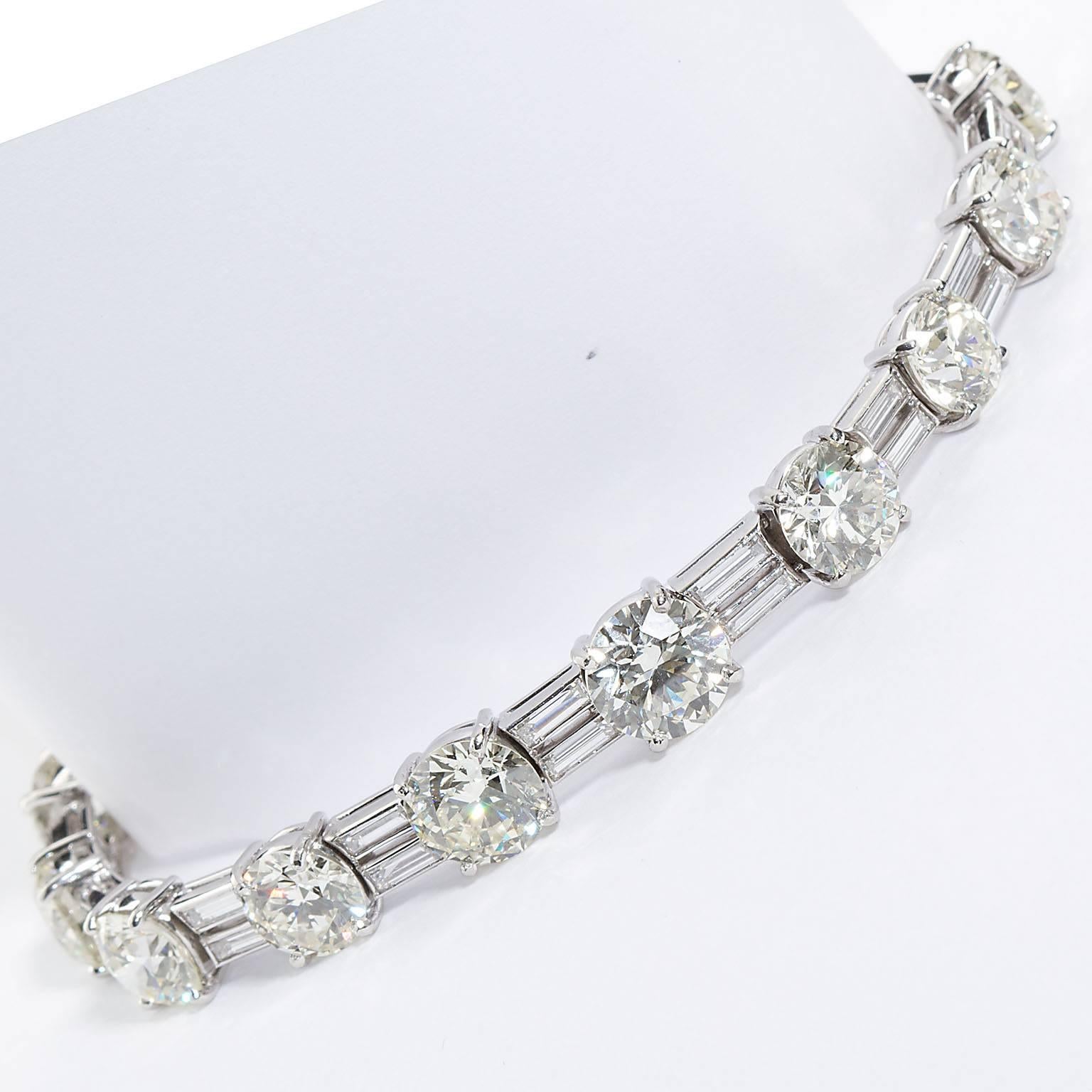 Grand Large Diamond Tennis Bracelet  In Excellent Condition In Lakewood, NJ