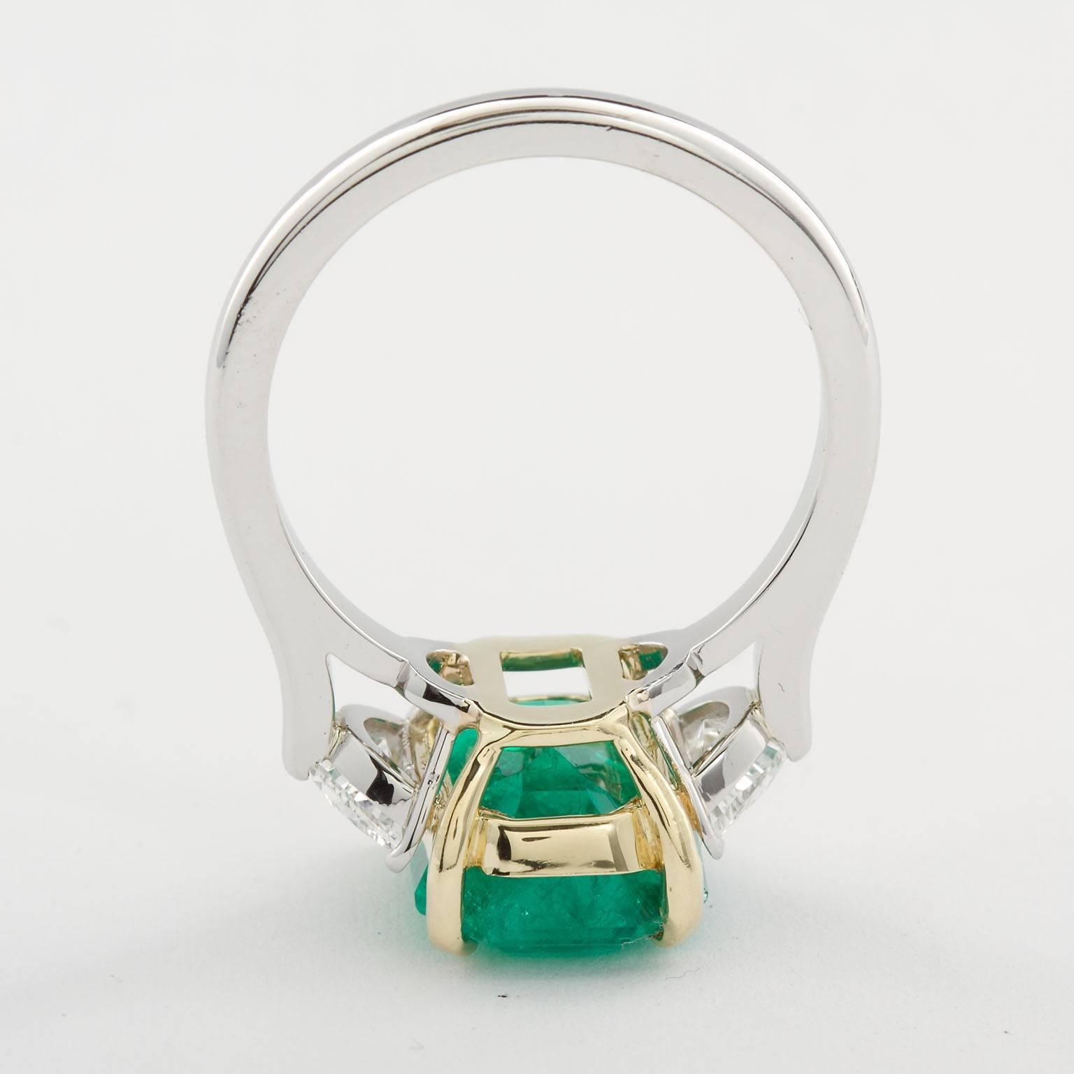 Art Deco 4.31 Carat Colombian Emerald Engagement Ring