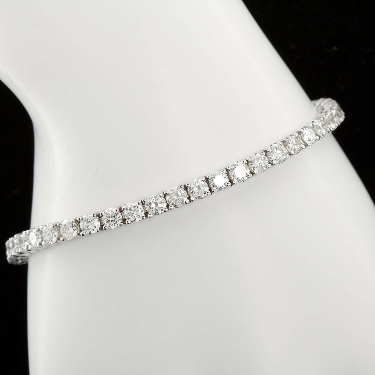 7 Carat Diamond White Gold Tennis Bracelet In New Condition For Sale In Lakewood, NJ