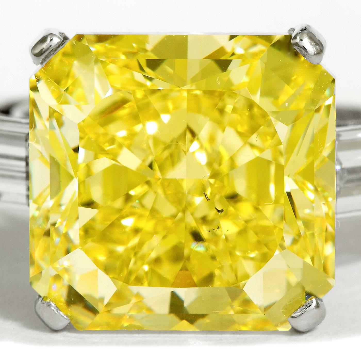 9,05 Karat Ausgefallener, intensiv gelber, quadratischer, strahlender Diamant-Verlobungsring  (Zeitgenössisch) im Angebot