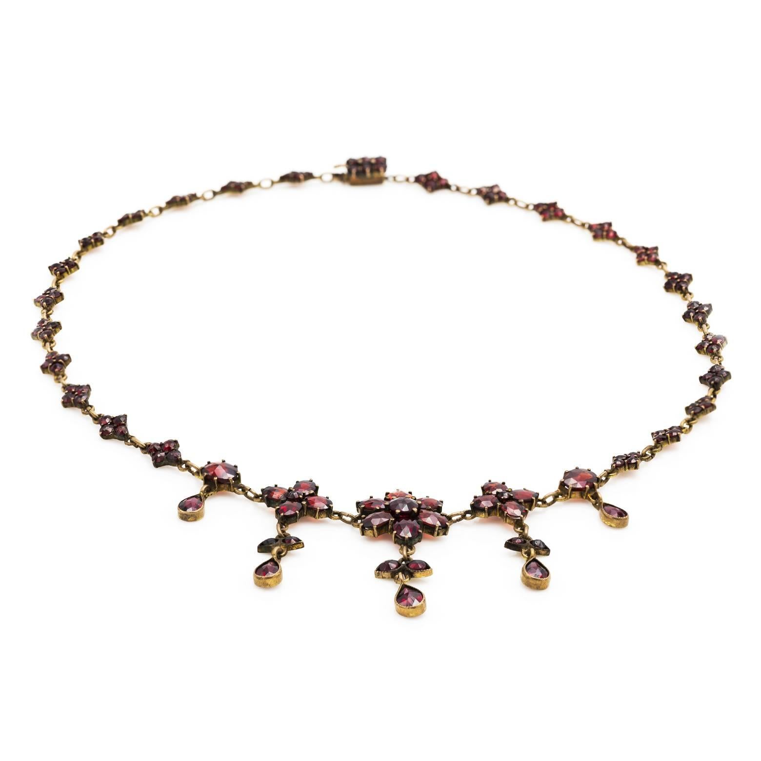 Victorian Garnet Necklace in a Floral Design with Tear Drop Briolettes In Excellent Condition In Berkeley, CA