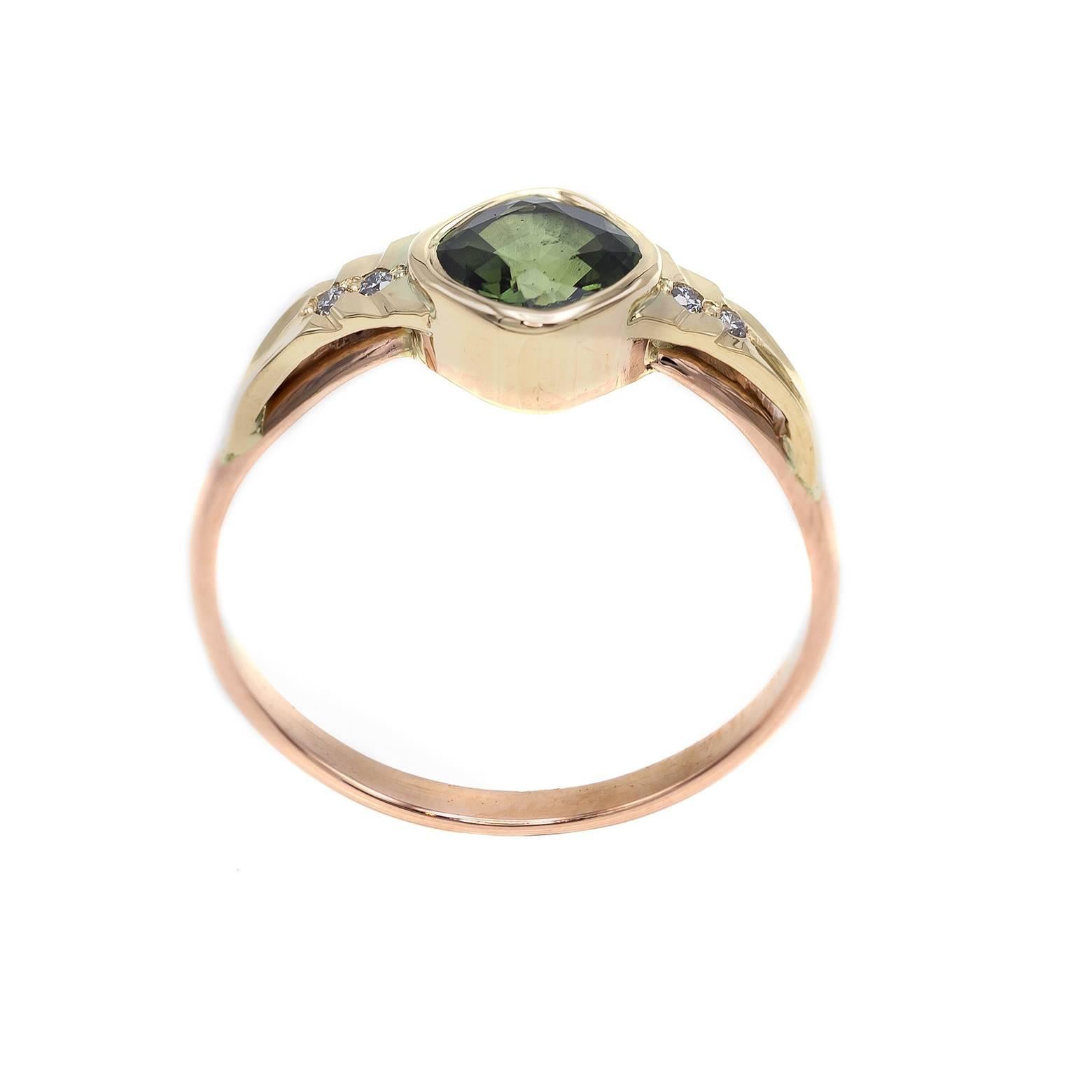 Green Sapphire Cushion Shape Ring with Four White Accent Diamonds Rose Gold In Excellent Condition In Berkeley, CA