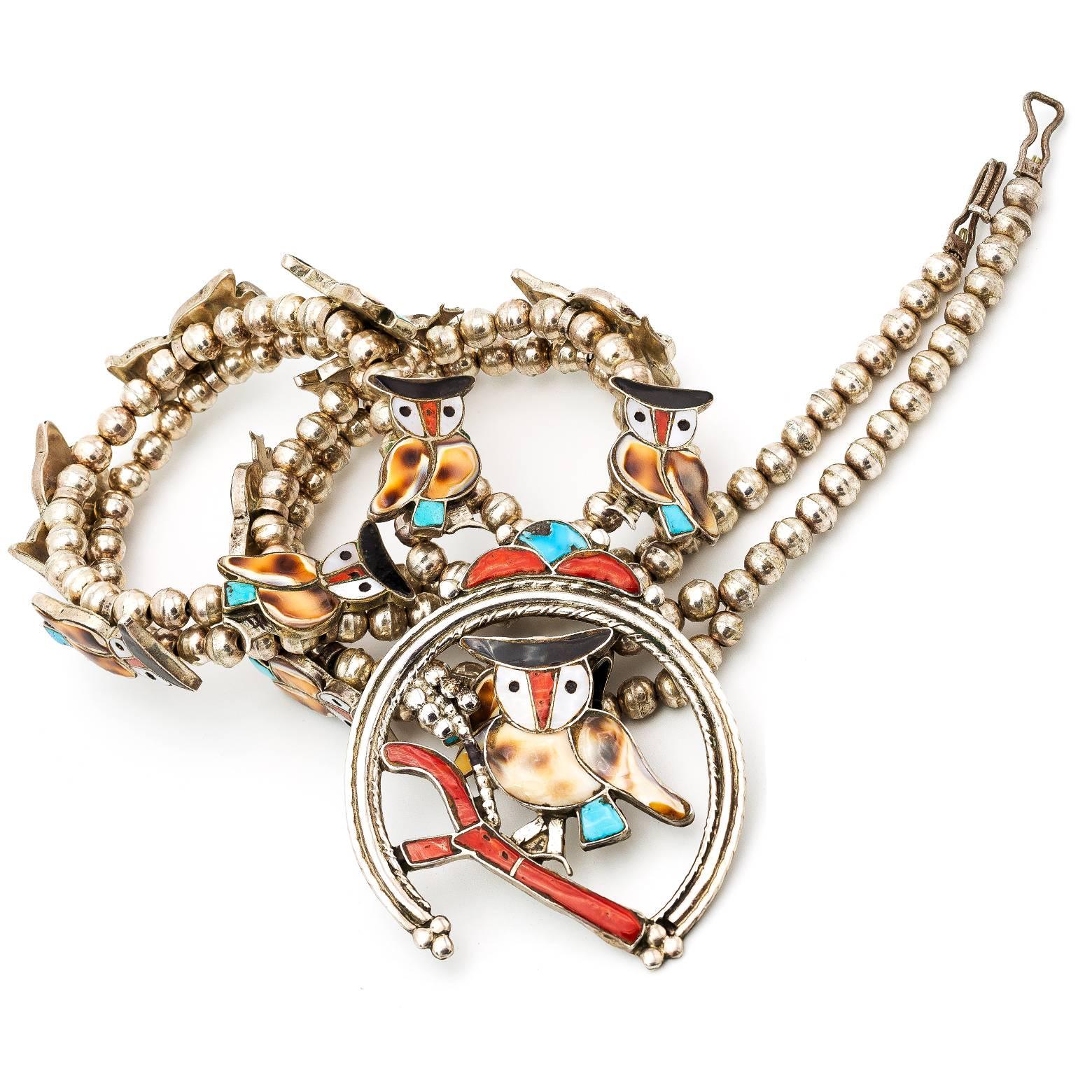Zuni Halskette aus Sterlingsilber mit Intarsien in Eule und Muschelblüten für Damen oder Herren im Angebot