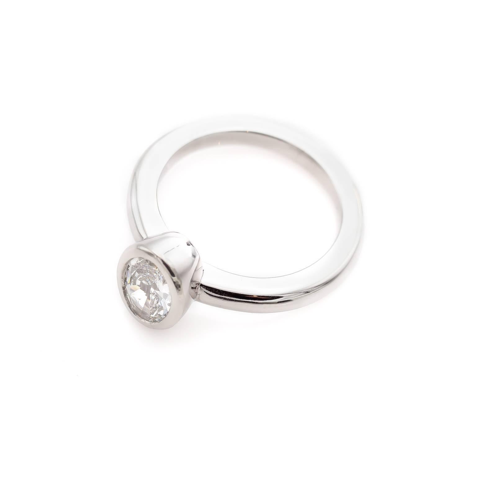 Modernist Modern Solitaire Engagement Platinum Ring Oval Diamond 0.84 Carats
