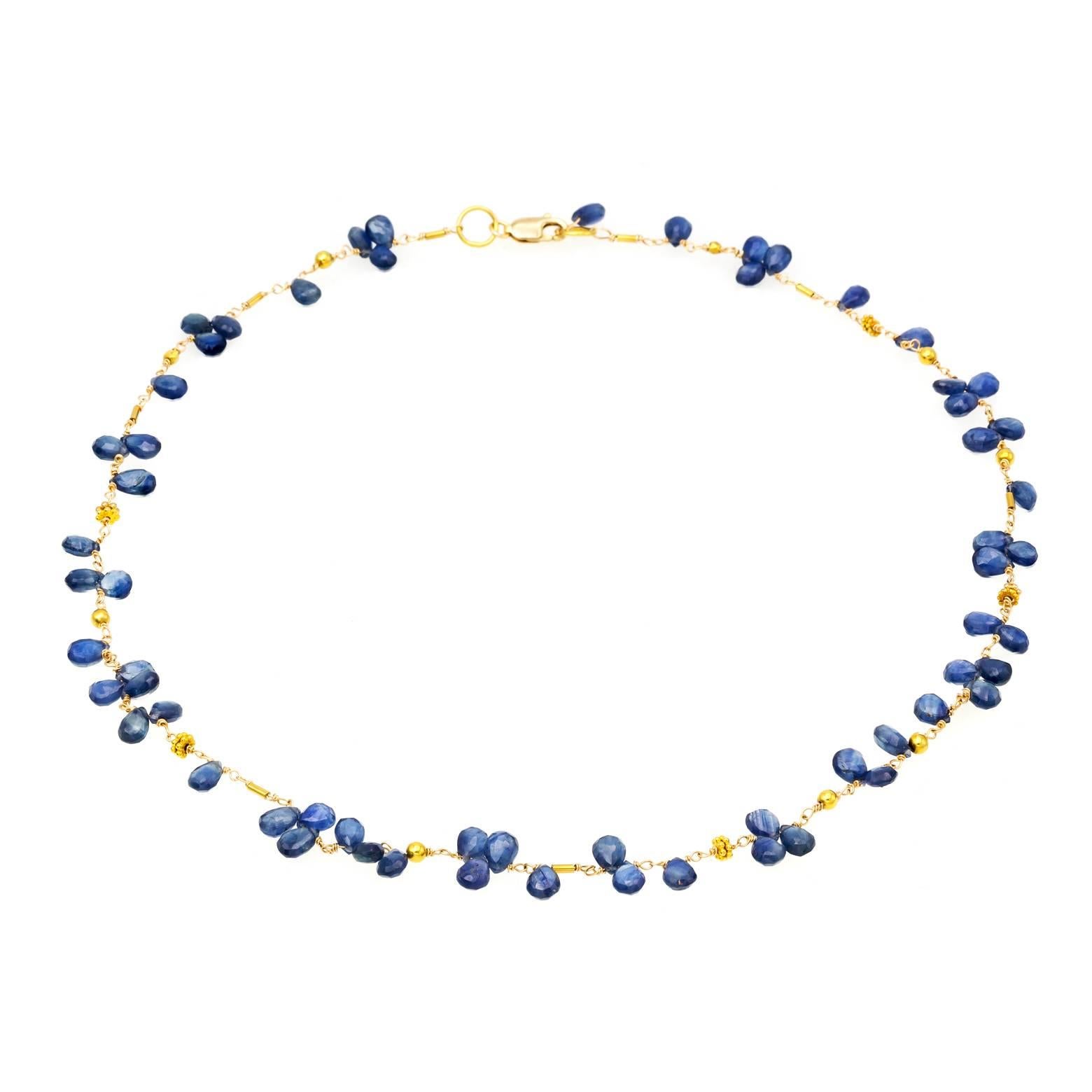 Blauer blauer Saphir Briolette-Halskette aus 18 Karat Gelbgold im Angebot