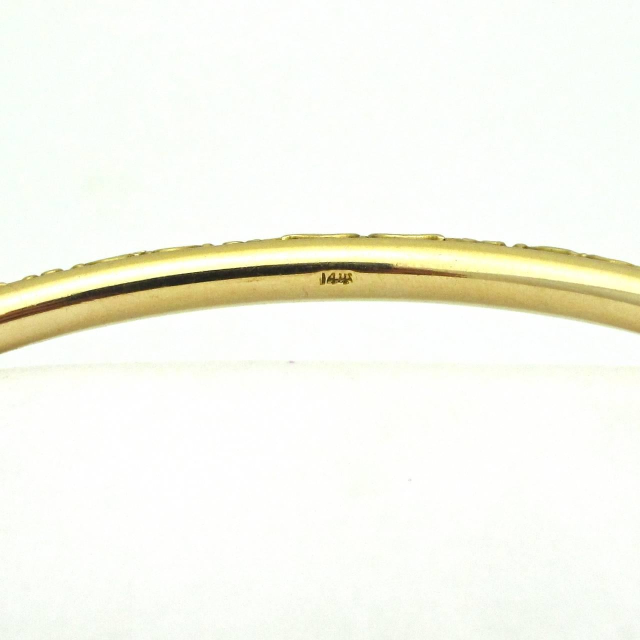 Gold Floral Filigree Bangle Bracelet In Excellent Condition In Berkeley, CA