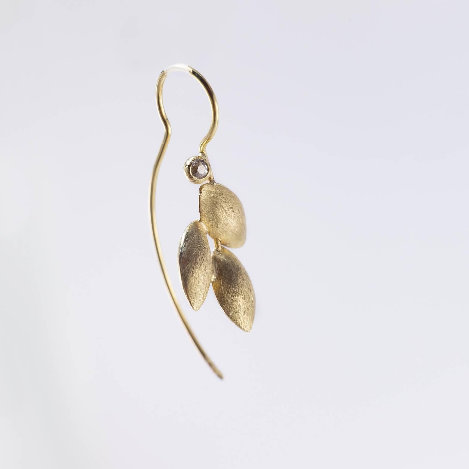 small gold leaf earrings