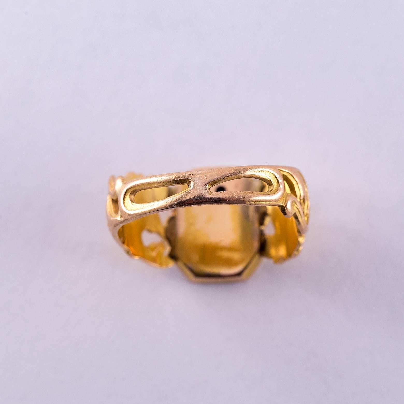 Art Nouveau Early 1900s Gold Signet Ring