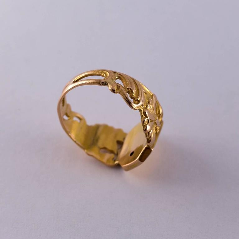 Early 1900s Gold Signet Ring For Sale at 1stDibs