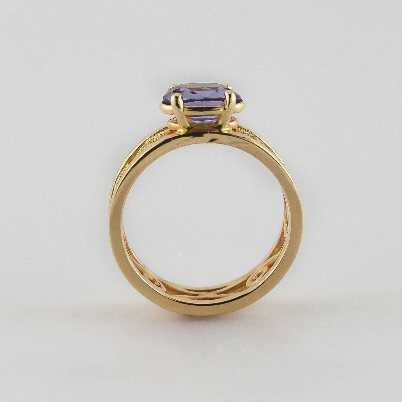 Purple Indigo Sapphire Diamond Gold Ring with Spirals In Excellent Condition In Berkeley, CA