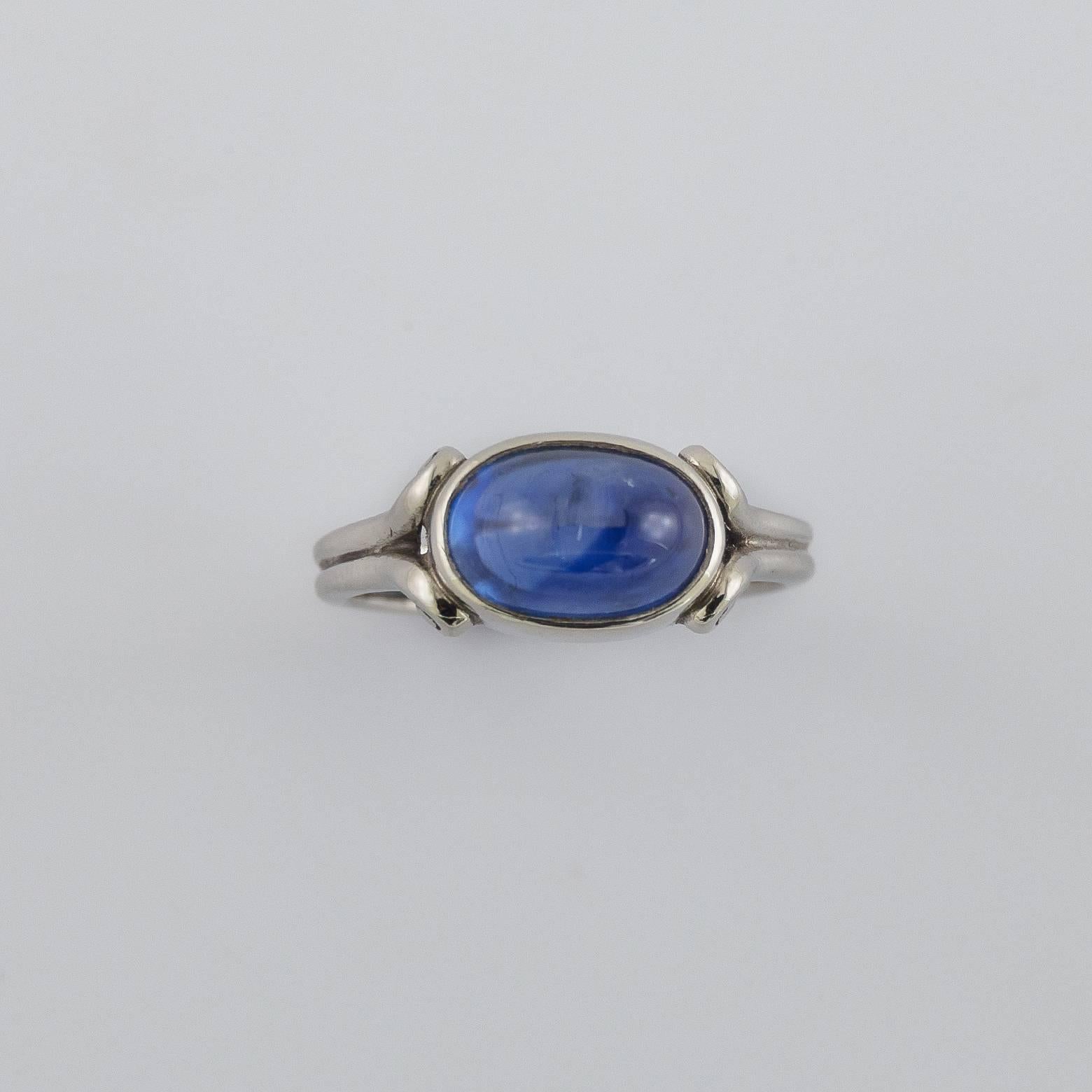 Modern 4.0 Carats Blue Sapphire Cabochon Platinum Ring