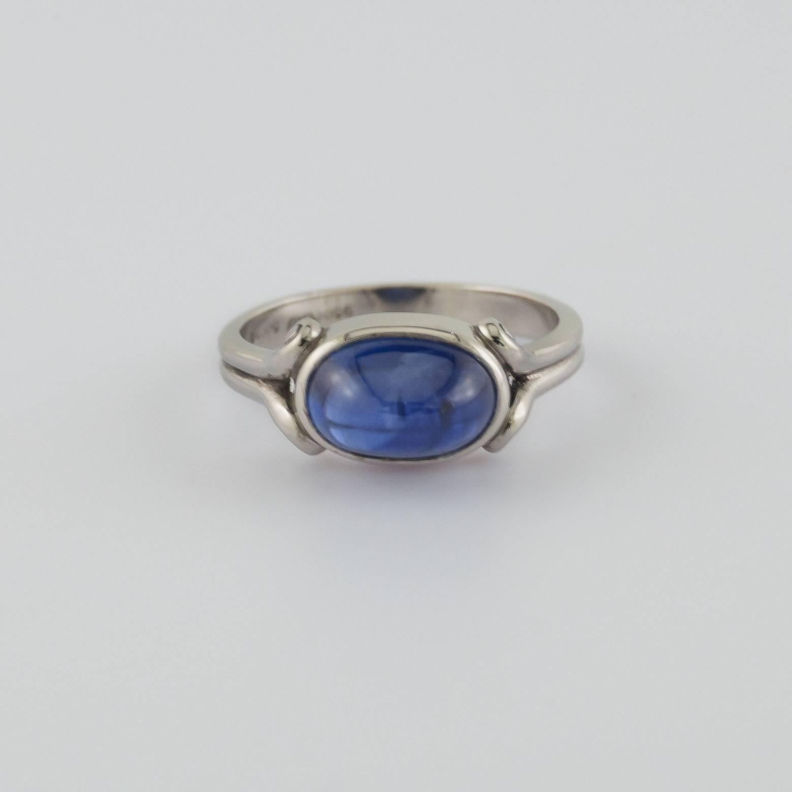 Oval Cut 4.0 Carats Blue Sapphire Cabochon Platinum Ring