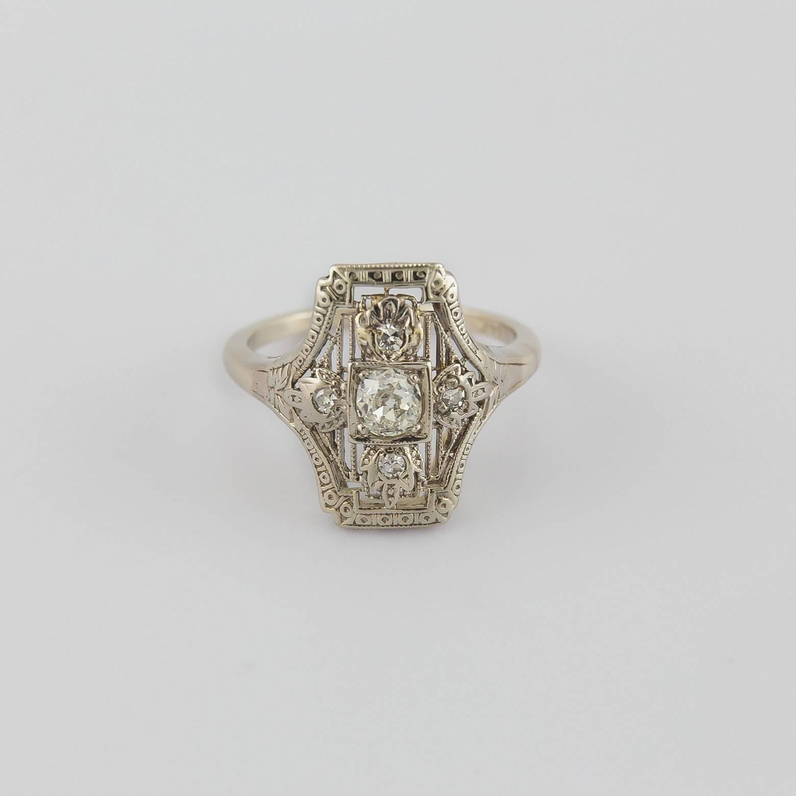Art Deco Diamond Gold Ring, 1930s In Excellent Condition In Berkeley, CA