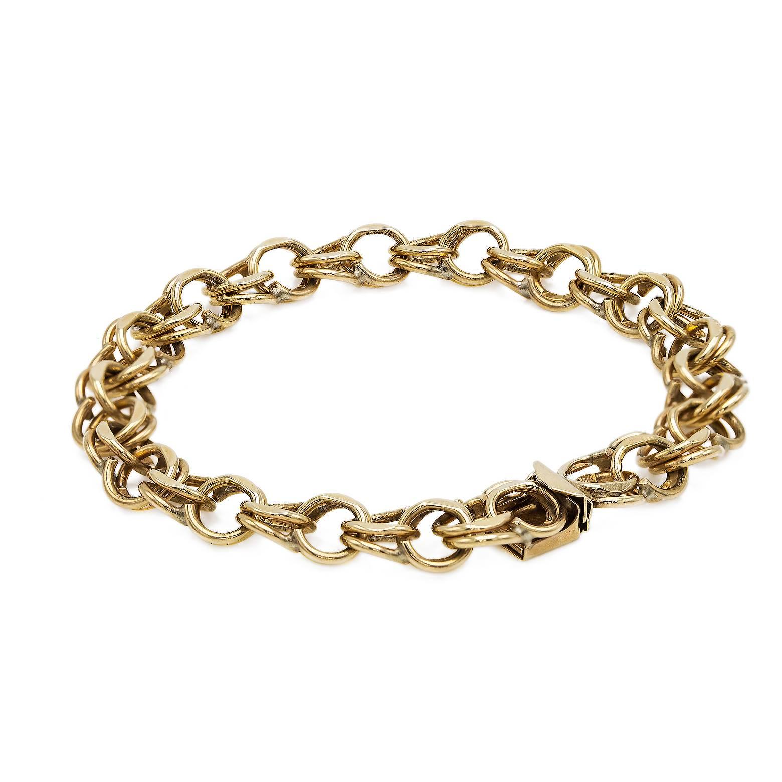 Classic and Chic 14K Yellow Gold Chain Link Bracelet. A must have for any sophisticated jewelry collection. With a substantial weight and an elegant design this bracelet is gorgeous. 