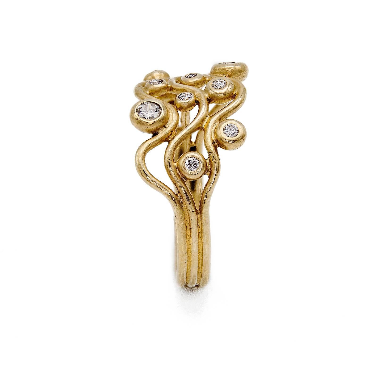 Women's Golden Waves Diamond Ring 14 Karat Yellow Gold