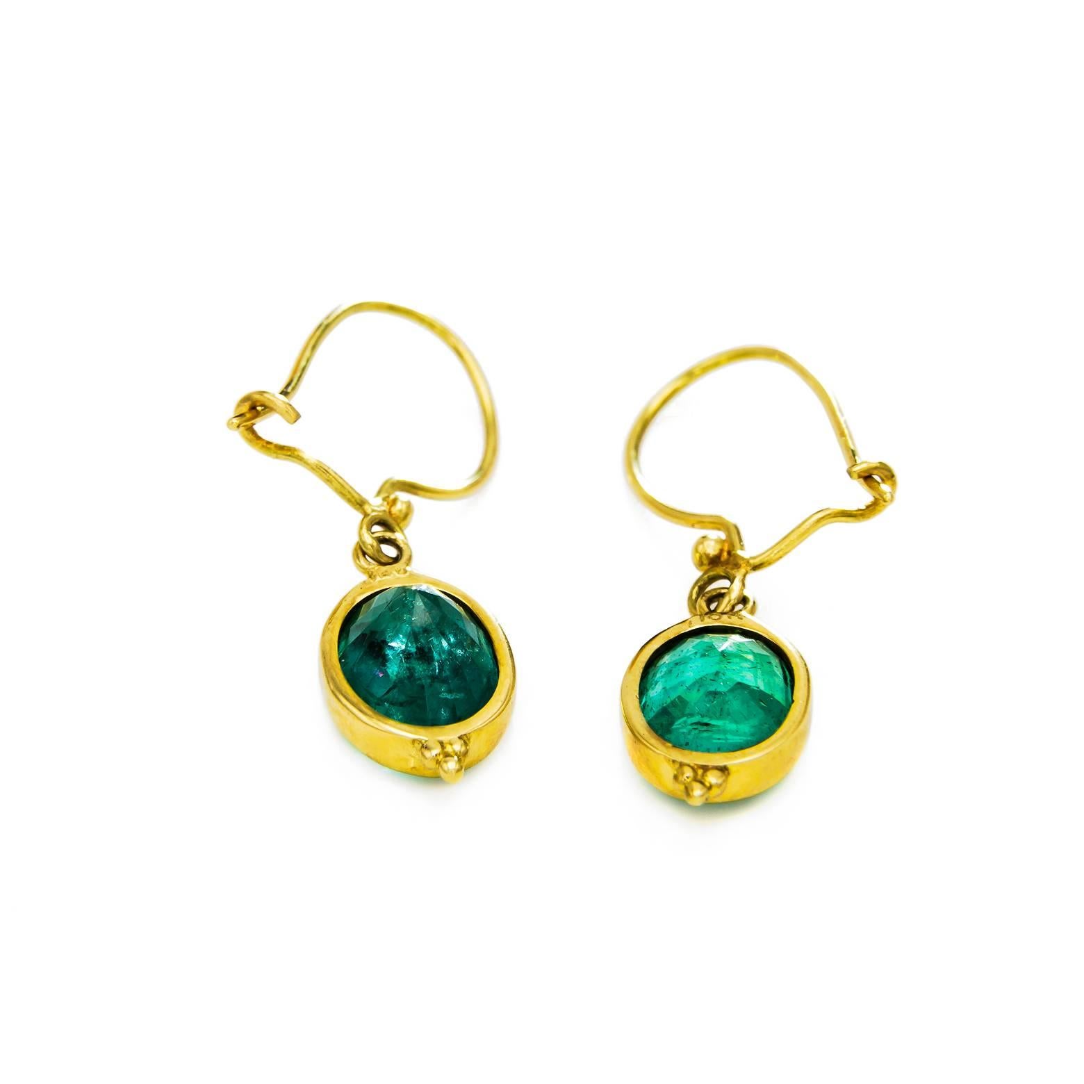 Green Oval Old Mine Cut Emerald Gold Earrings  In Excellent Condition In Berkeley, CA