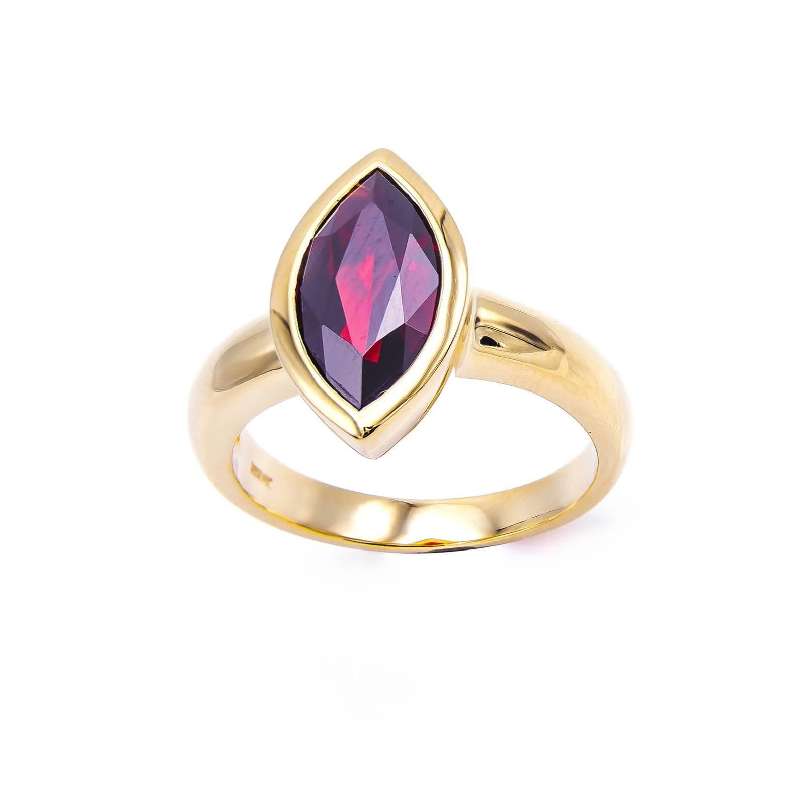 Marquise Red Garnet Ring in Gold  In Excellent Condition In Berkeley, CA