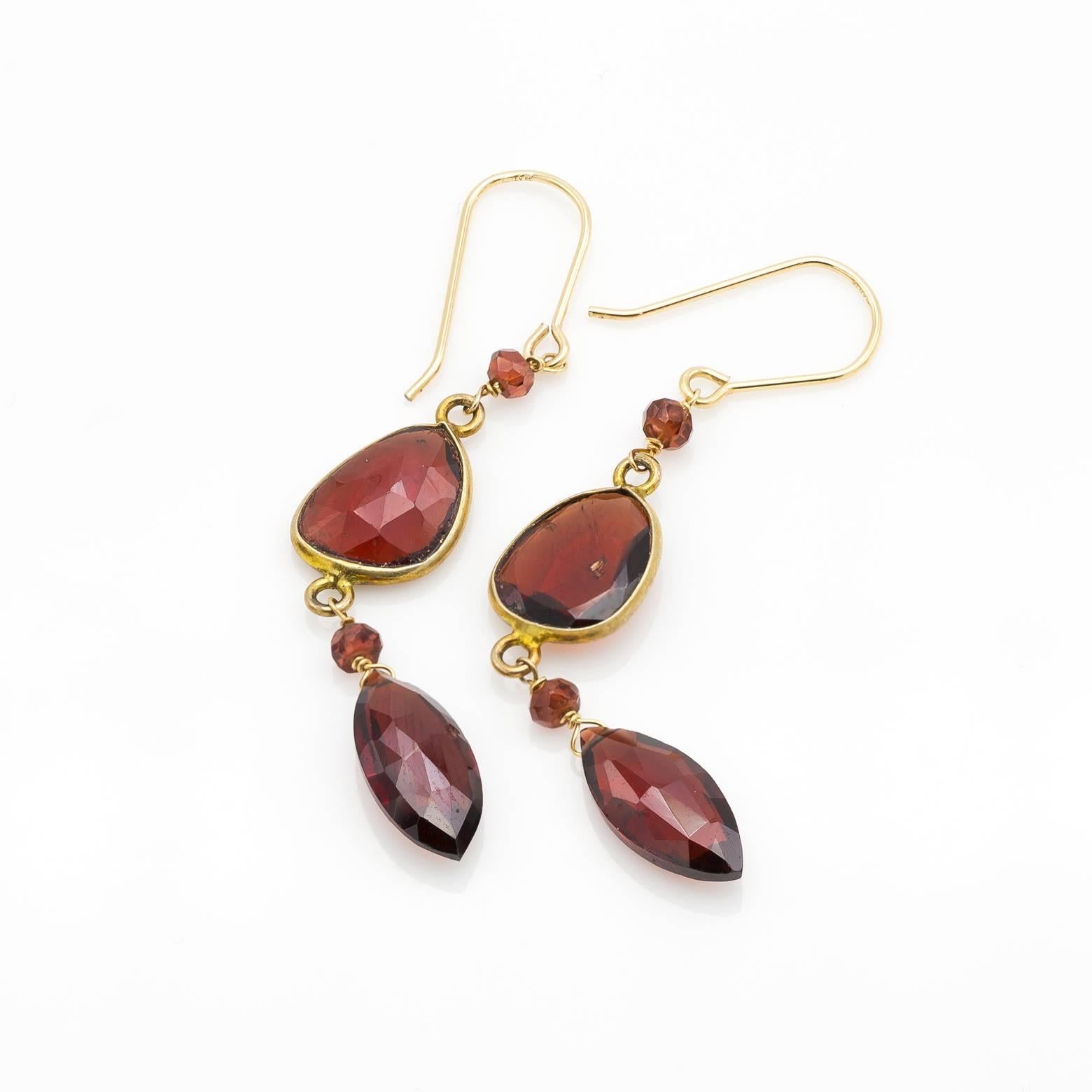 Marquise Faceted Garnet and Gold Dangle Drop Earrings In Excellent Condition In Berkeley, CA
