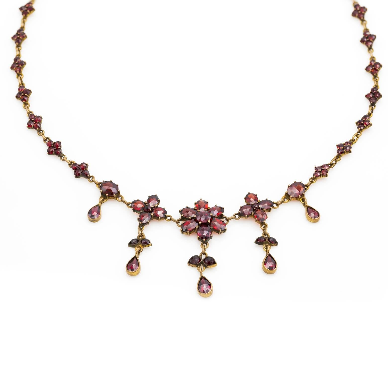 Women's Victorian Garnet Necklace in a Floral Design with Tear Drop Briolettes