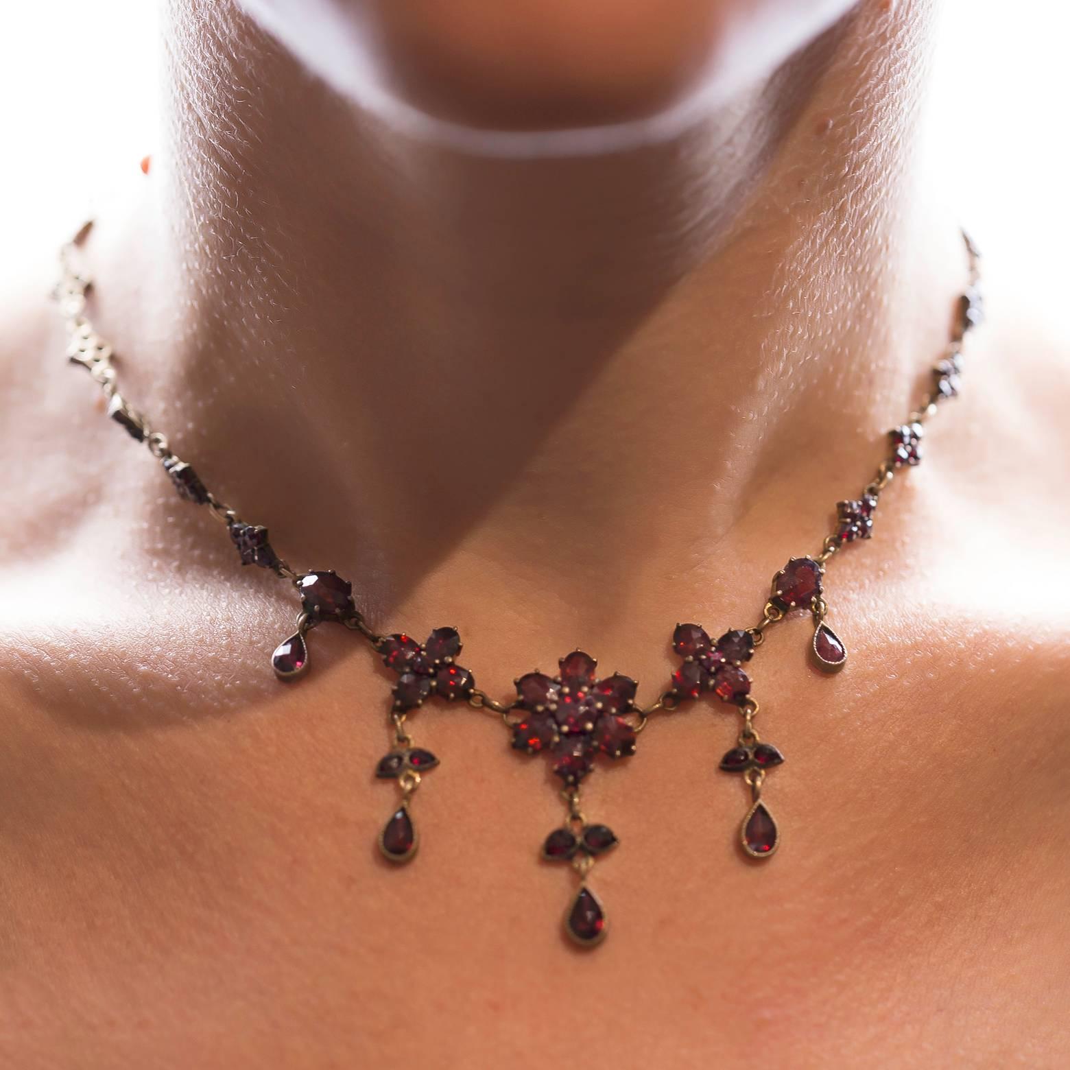 Victorian Garnet Necklace in a Floral Design with Tear Drop Briolettes 1