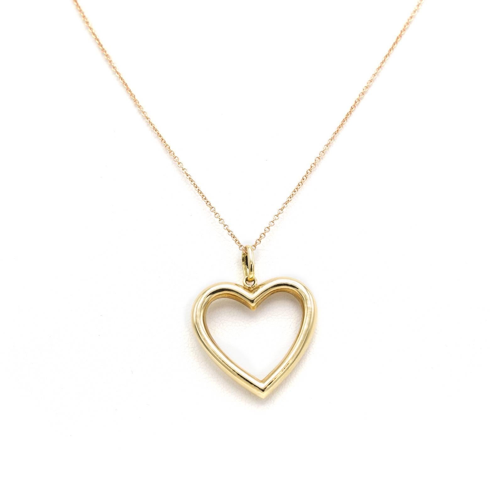 This gorgeous retro and vintage heart shaped pendant is a stunning classic! Substantial in size this pendant is perfect to wear on a regular basis and is fun to wear layered with other necklaces. Pictured here on a 20
