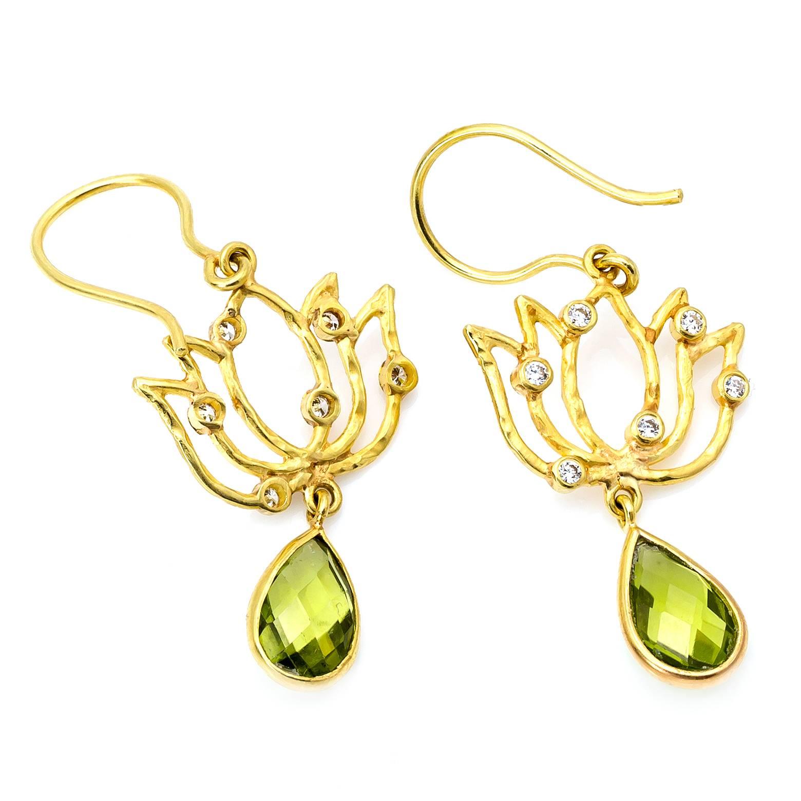 Green Peridot Diamonds Gold Lotus Earrings  In Excellent Condition In Berkeley, CA