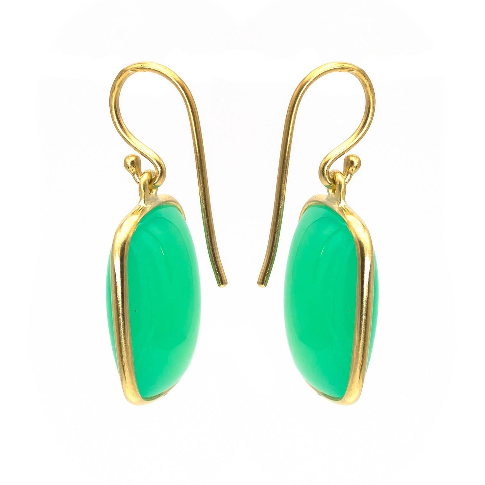 Spring green and delightful! These gorgeous green and gold earrings pop with color and lighten up everything around them. A great spring time color that can jazz up any outfit! 18K yellow gold.