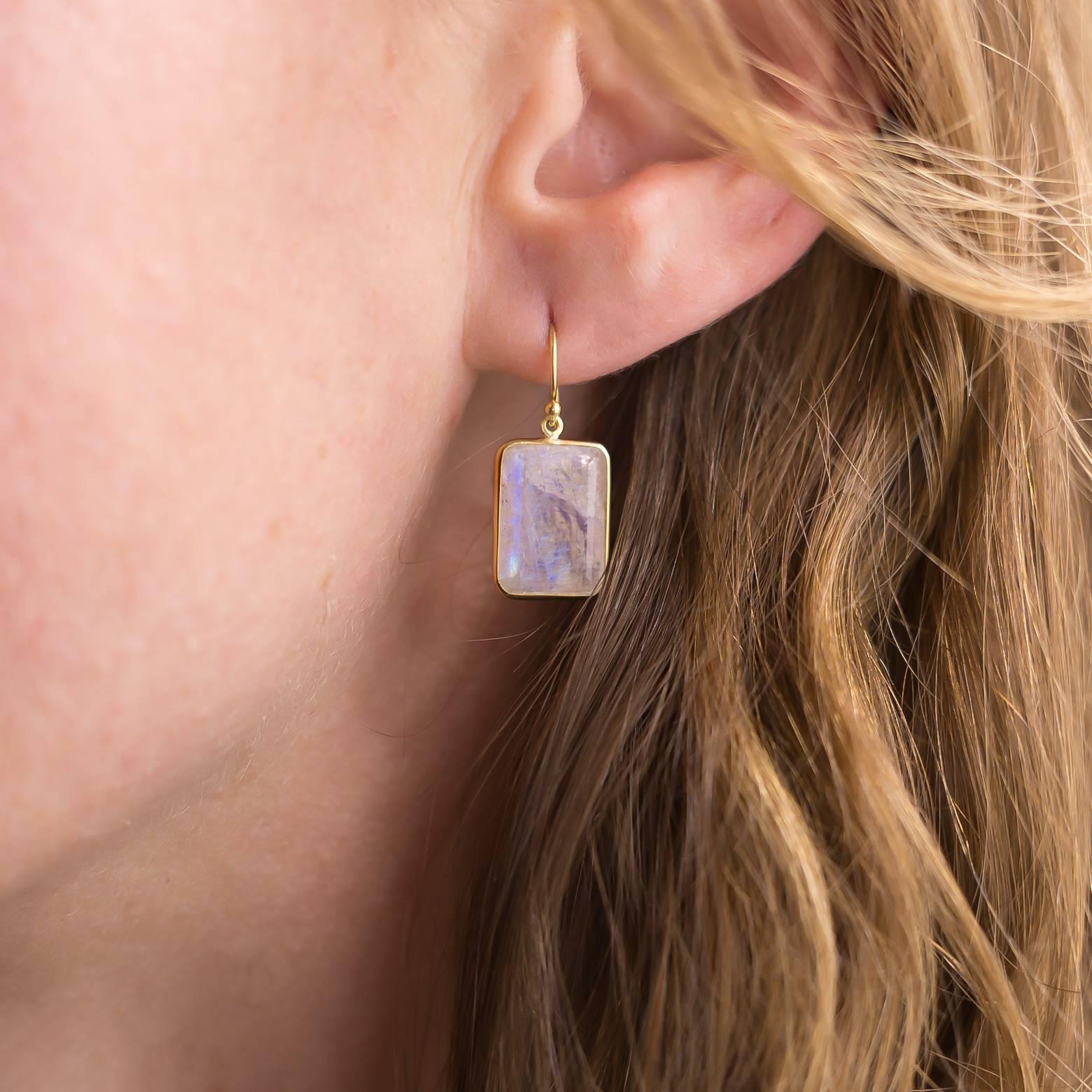White Emerald Cut Moonstone Yellow Gold Earrings In Excellent Condition In Berkeley, CA