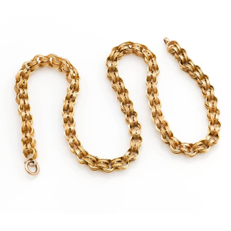 Antique Gold Chain Textured Double Loop Necklace For Sale at 1stDibs