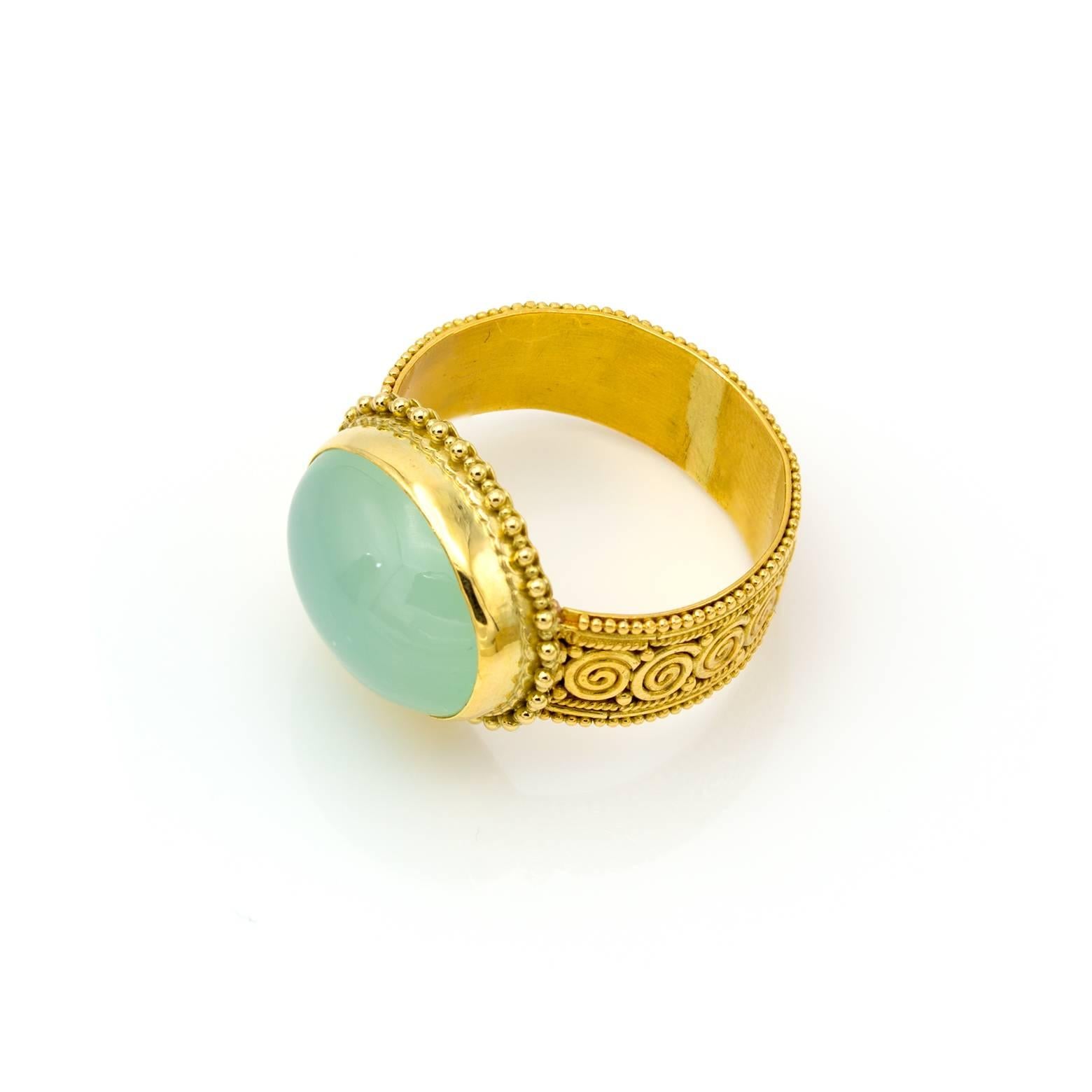 Chalcedony and 22 Karat Yellow Gold Granular Statement Ring In Excellent Condition In Berkeley, CA