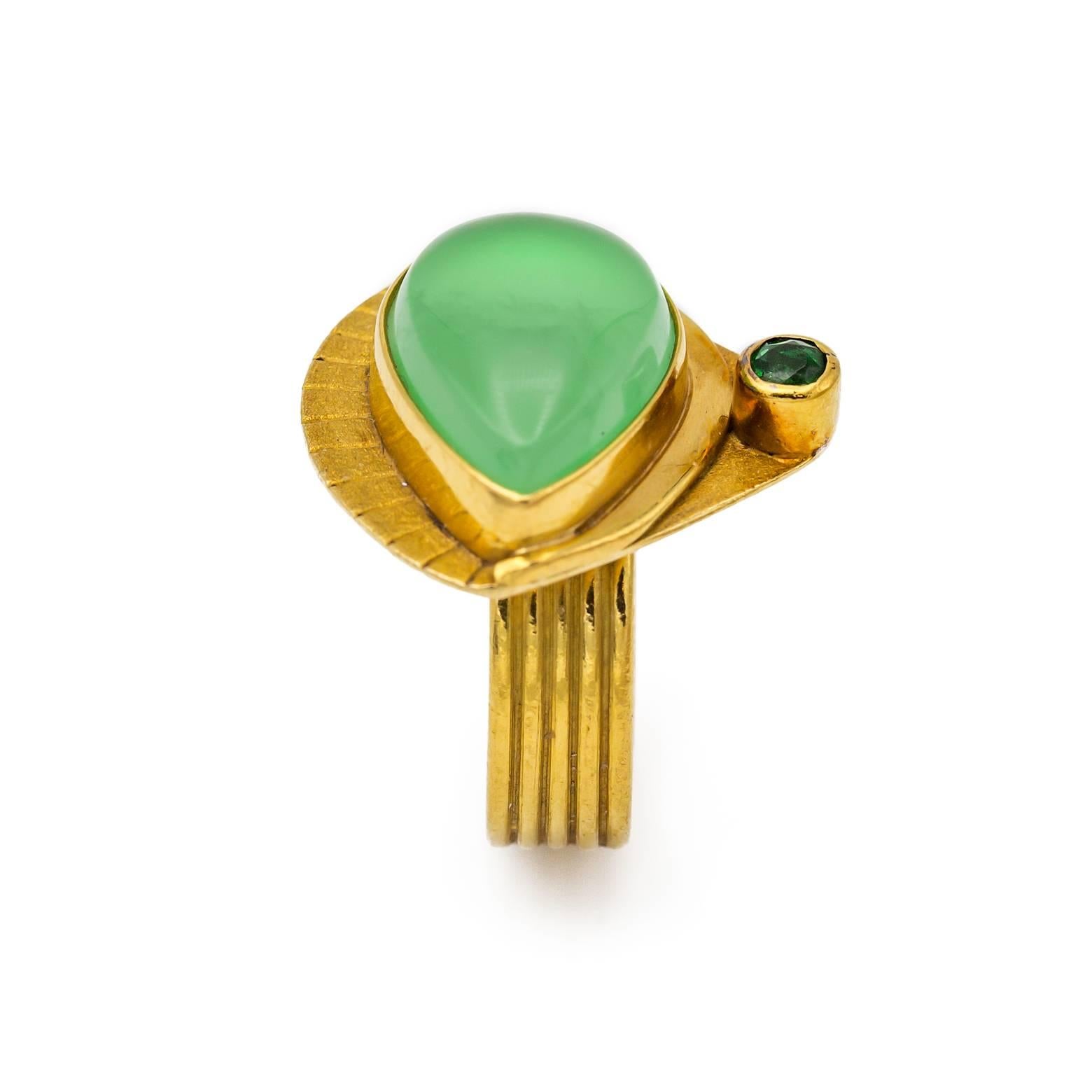 Vintage Pyramid Gold Ring with Green Garnet and Chalcedony 1