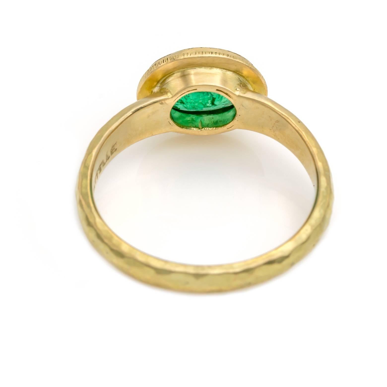 Oval Emerald Ring in 18 Karat Yellow Gold, Hammered and Textured, 0.90 Carat In Excellent Condition In Berkeley, CA