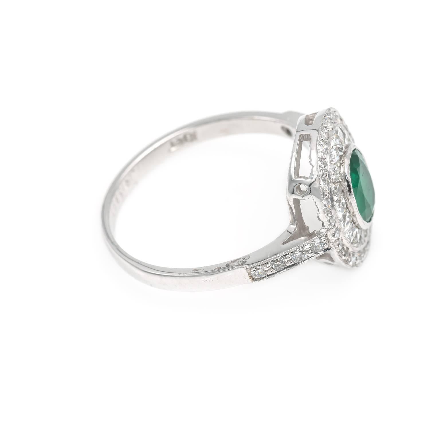 Art Deco Emerald Diamond Ring 18 Karat White Gold For Sale 1